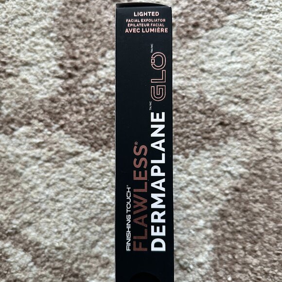 Finishing Touch Flawless: Dermaplane Glo Facial Exfoliator & Hair Remover - NEW - Picture 3 of 6